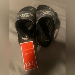 Nike kawa slides size 10 toddler